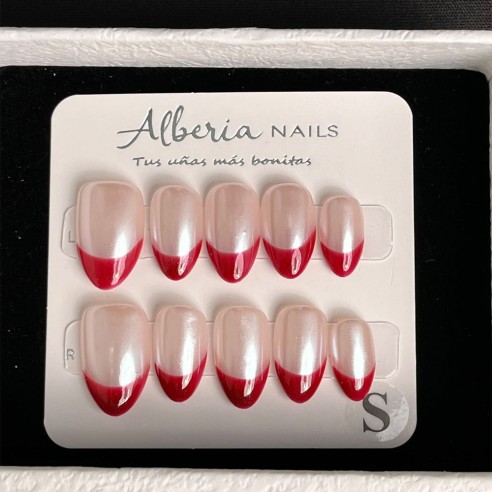 Frenchie Perla Carmesí - Uñas Press On