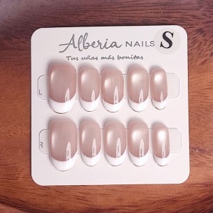 Frenchie- Uñas postizas...