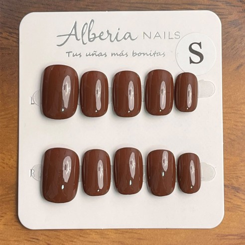 Chocolate- Uñas Press On