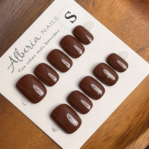 Chocolate- Uñas Press On
