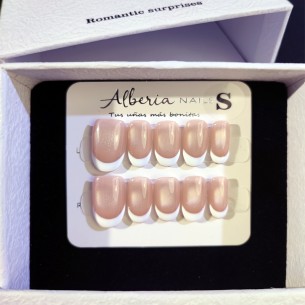 Frenchie- Uñas postizas...