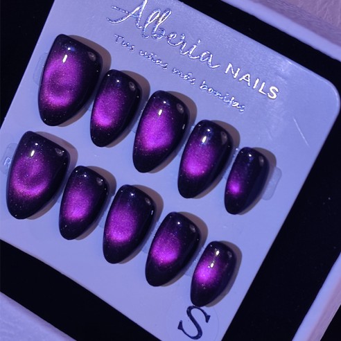 Lilas y Grosellas- Uñas Press On