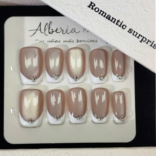 Frenchie Lux- Uñas Press On