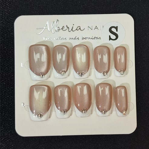 Frenchie Lux- Uñas Press On