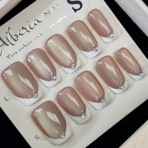 Frenchie Lux- Uñas Press On