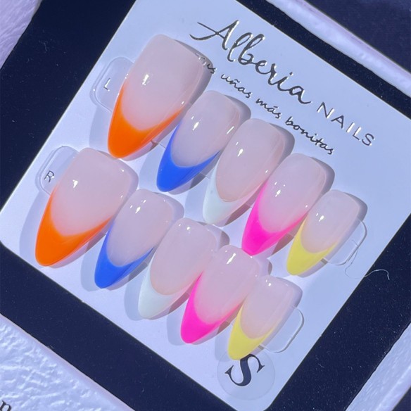 Frenchie Fantasía- Uñas Press On