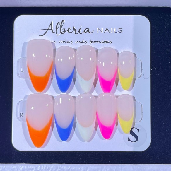 Frenchie Fantasía- Uñas Press On
